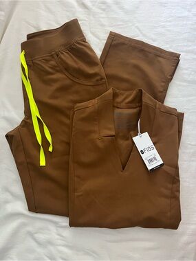 FIGS Scrub Set Earth XS NWT